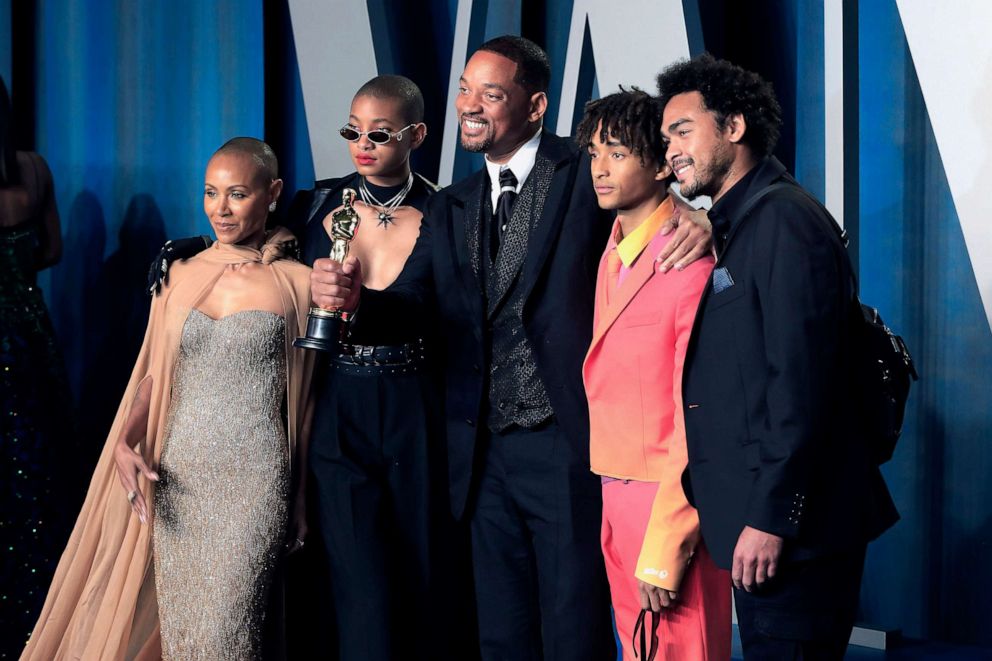 PHOTO: From left, Jada Pinkett-Smith, Willow Smith, Will Smith, Jaden Smith and Trey Smith pose for a photo at the 2022 Vanity Fair Oscar Party in Beverly Hills, California on March 27, 2022.