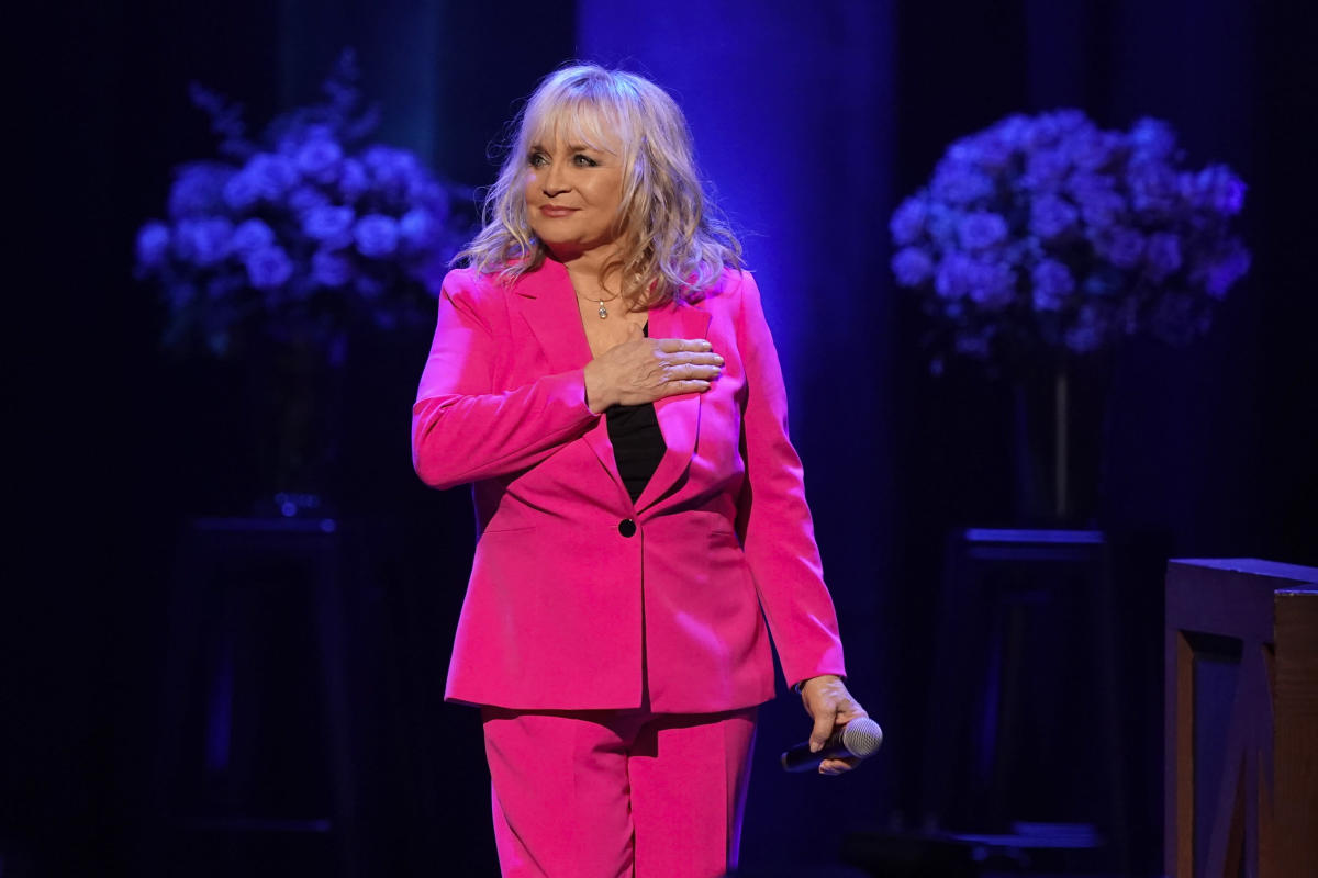 Barbara Mandrell returns to the Opry for 50th anniversary

